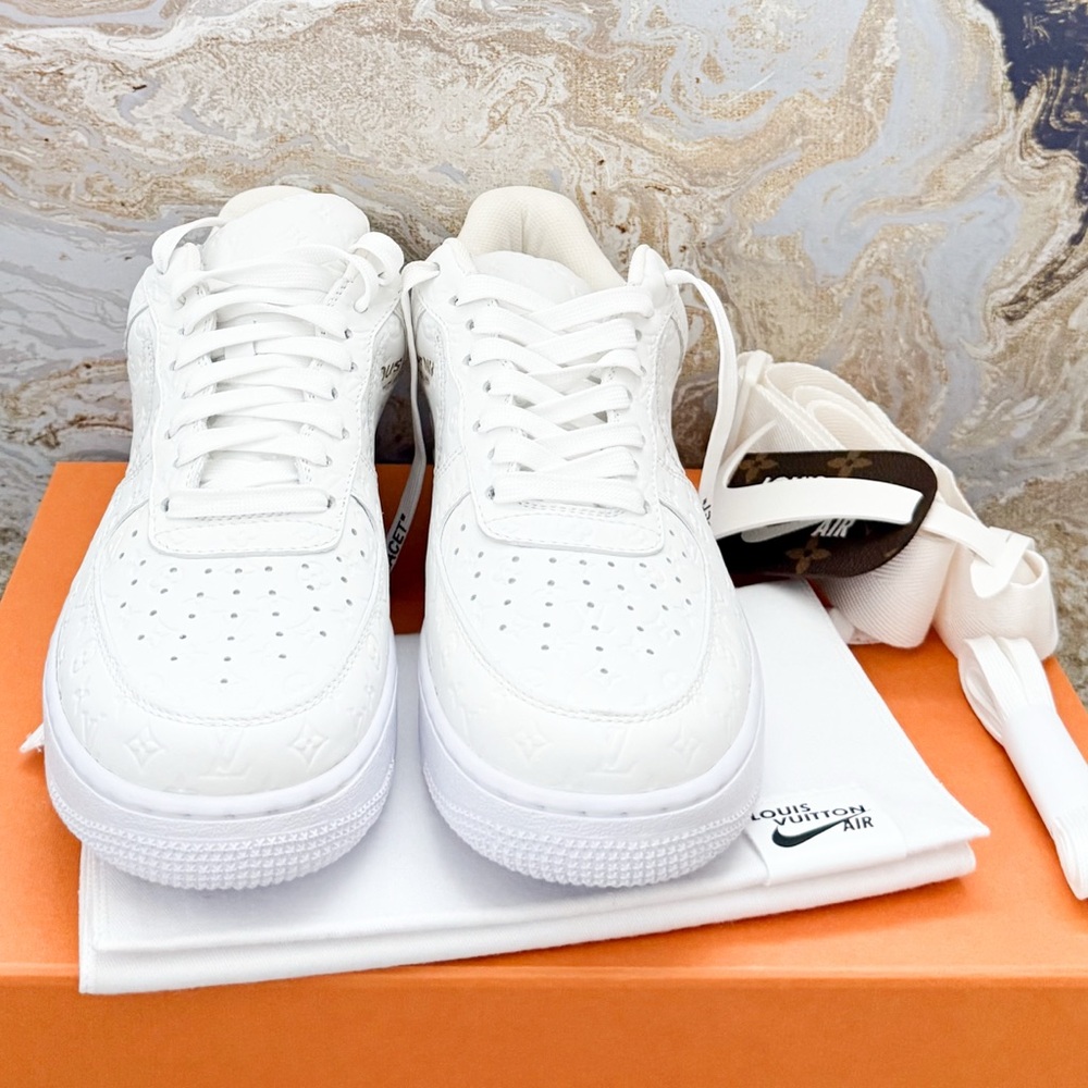 Louis Vuitton X NIKE AIR FORCE 1 Calfskin Monogram Mens Low Top White Sneakers - Picture 13 of 15
